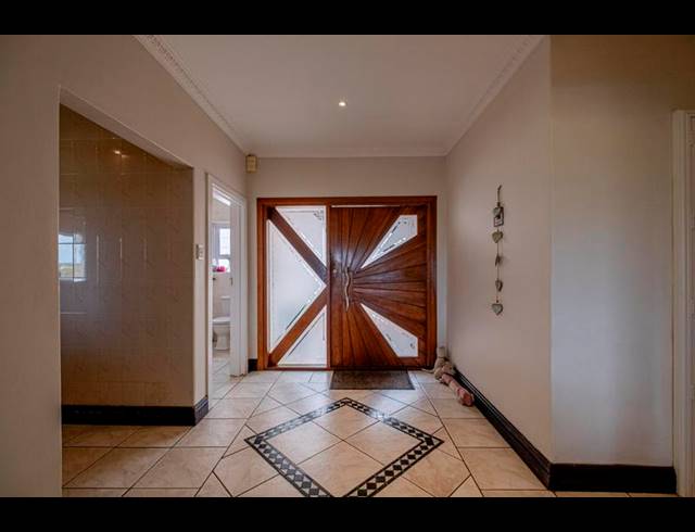 5 BEDROOM HOUSE FOR SALE IN LINKSIDE